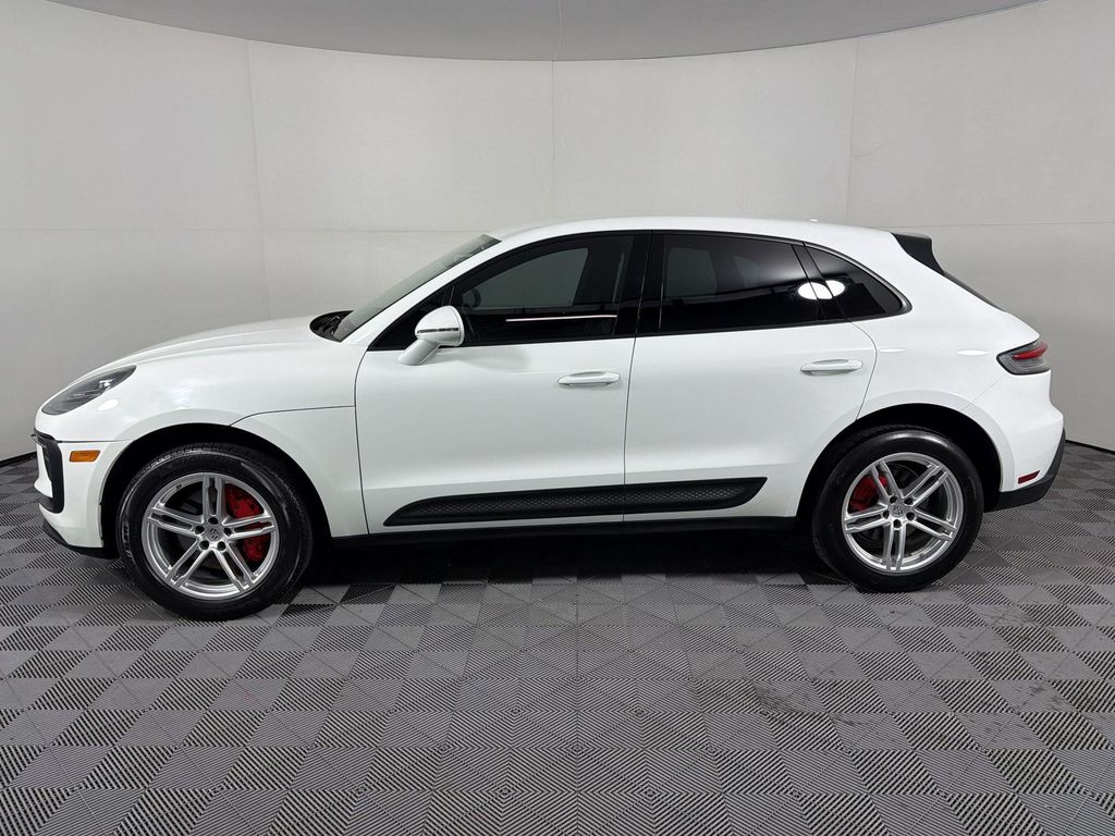 2022 Porsche MACAN — фото 2