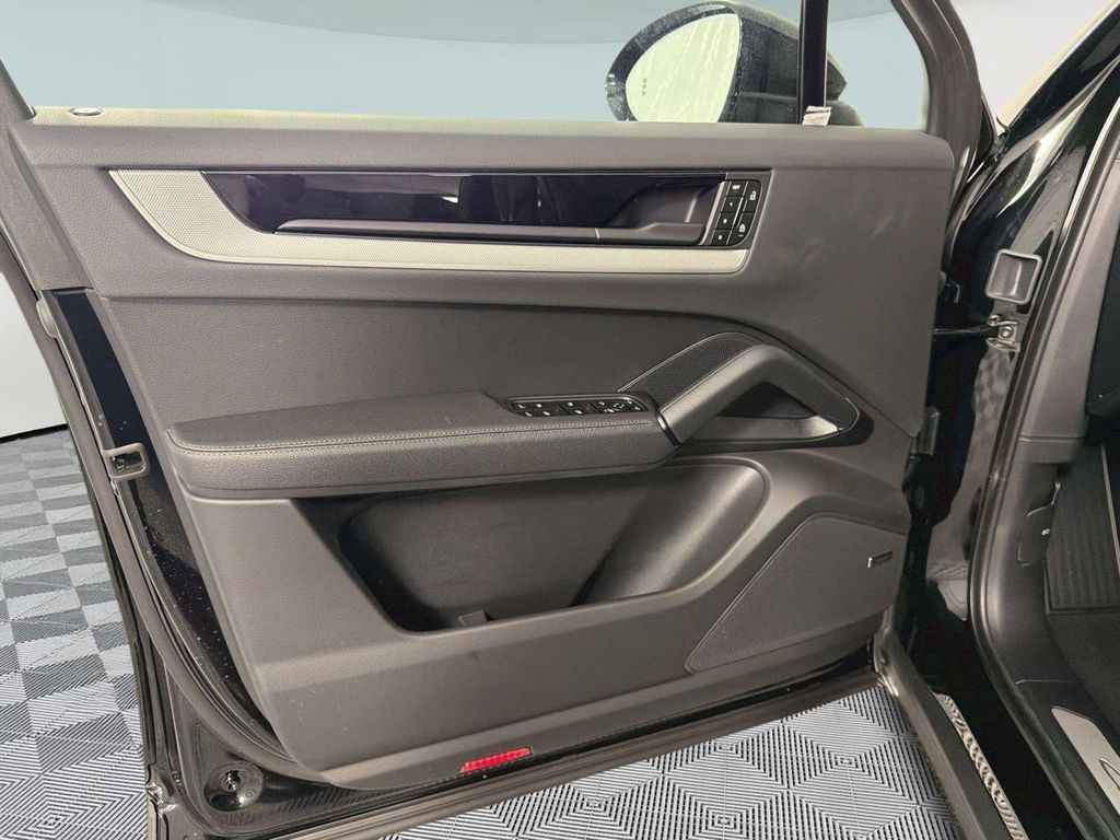 2026 Porsche CAYENNE S 缩略图 14