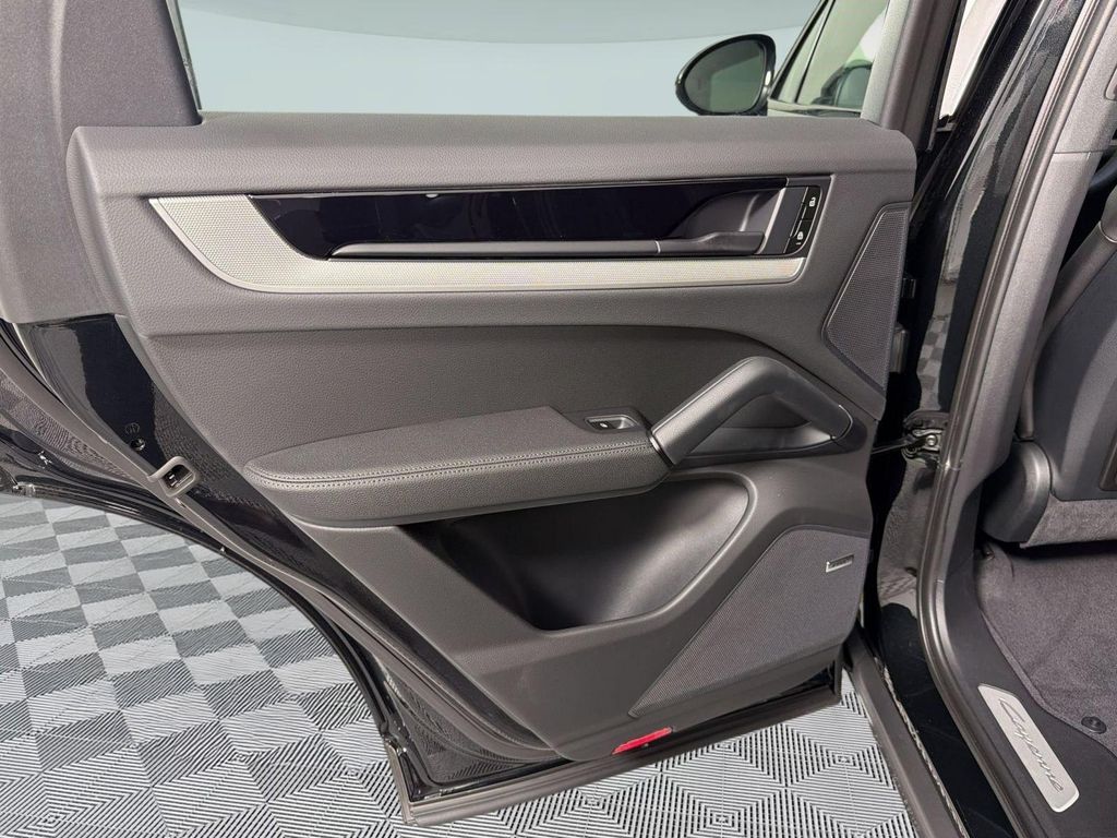 2026 Porsche CAYENNE S 缩略图 26