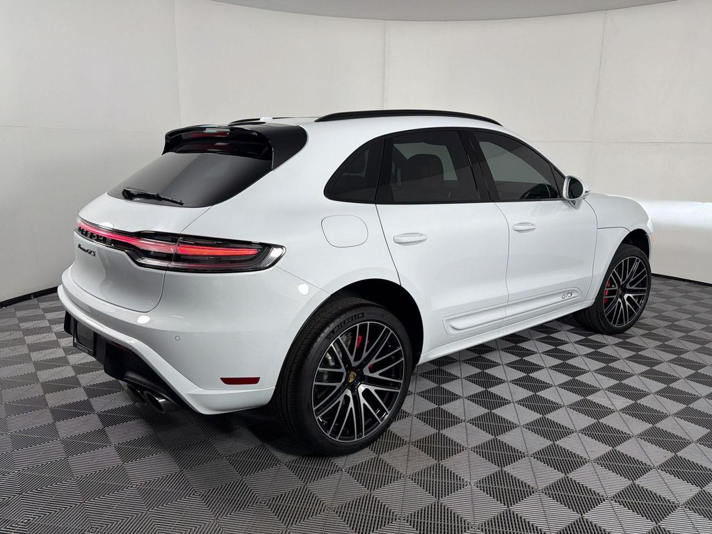 صورة 9 لـ 2026 Porsche MACAN MACAN GTS