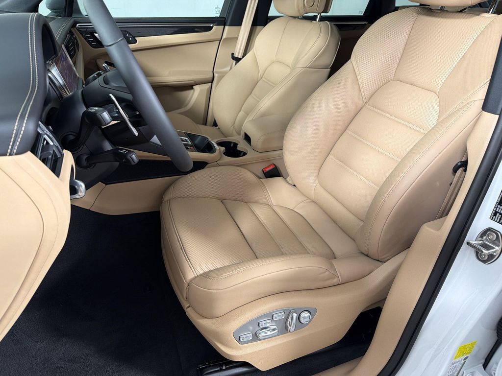 صورة 5 لـ 2026 Porsche MACAN MACAN GTS