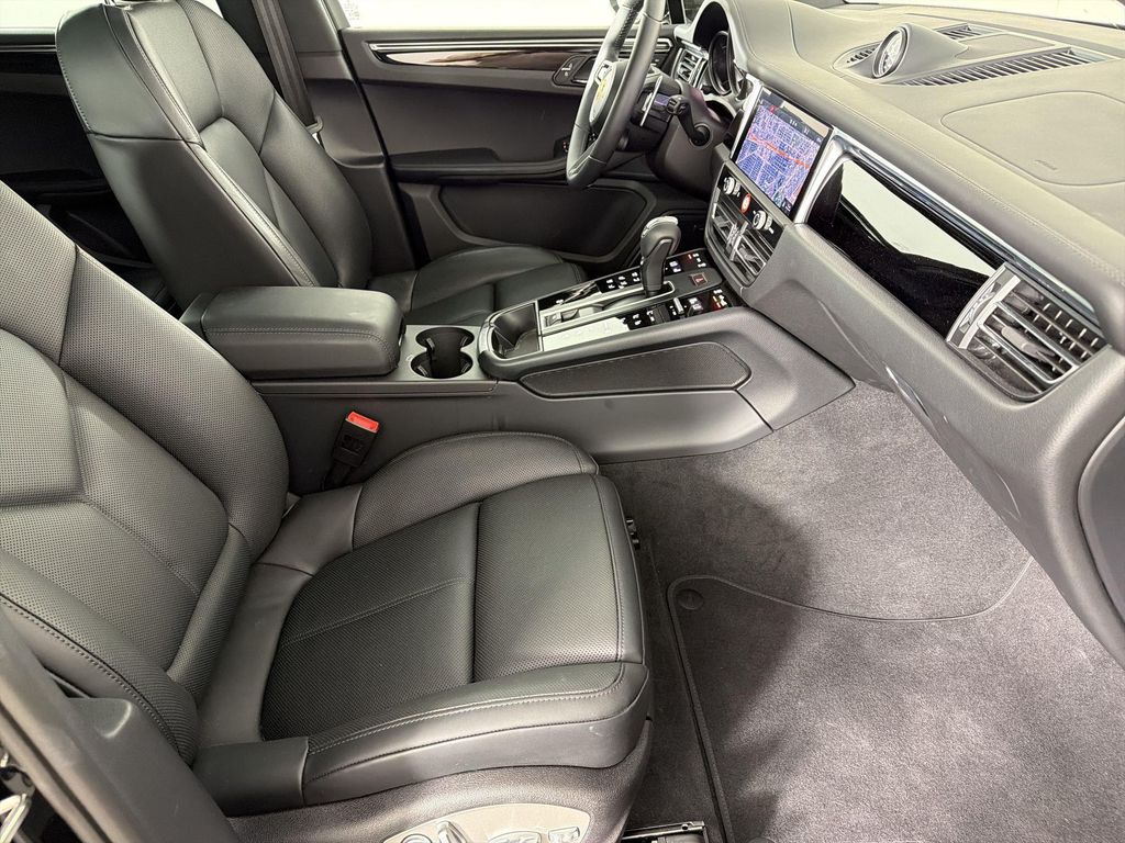2026 Porsche MACAN — миниатюра 30