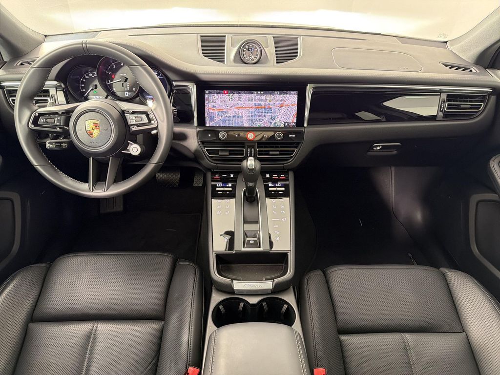 2026 Porsche MACAN — миниатюра 17