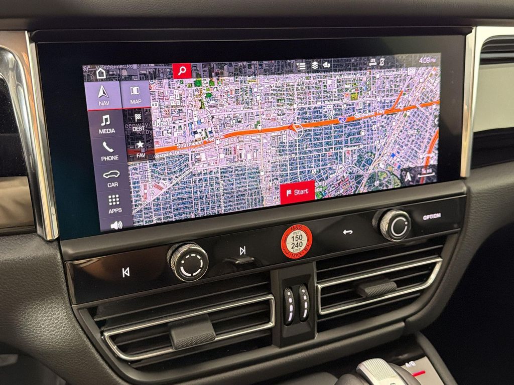 2026 Porsche MACAN — миниатюра 25