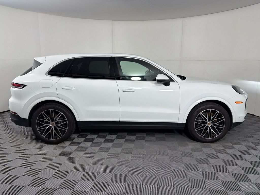 صورة 8 لـ 2026 Porsche CAYENNE