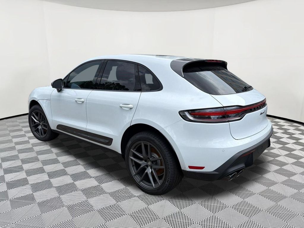 2026 Porsche MACAN T — фото 3