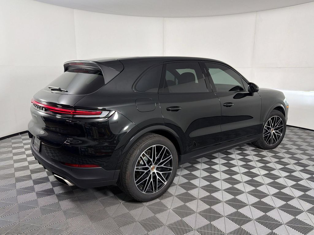 صورة 9 لـ 2026 Porsche CAYENNE