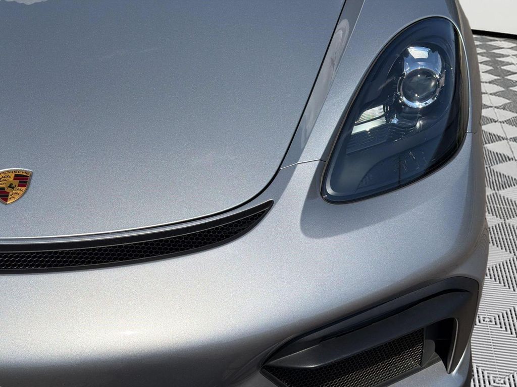 صورة 12 لـ 2020 Porsche 718 CAYMAN GT4