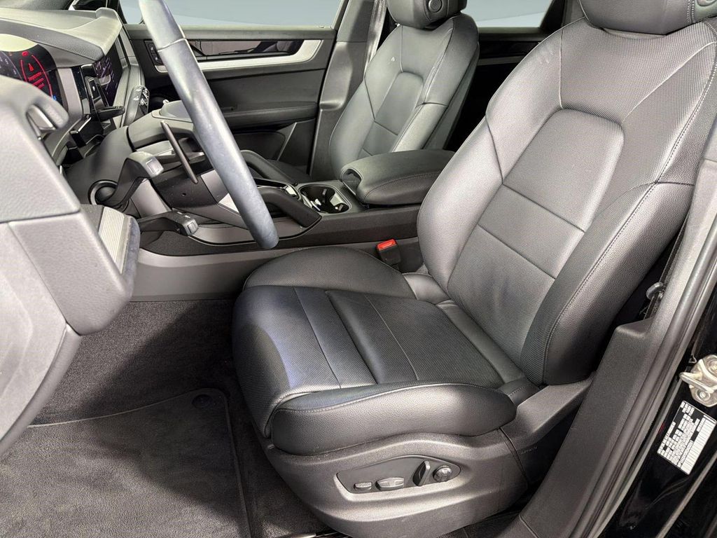 صورة 5 لـ 2024 Porsche CAYENNE
