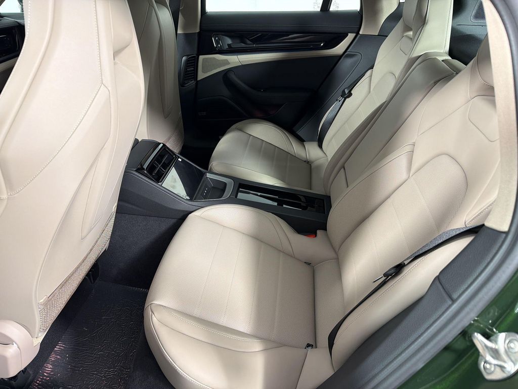 صورة مصغرة 23 لـ 2026 Porsche PANAMERA 4