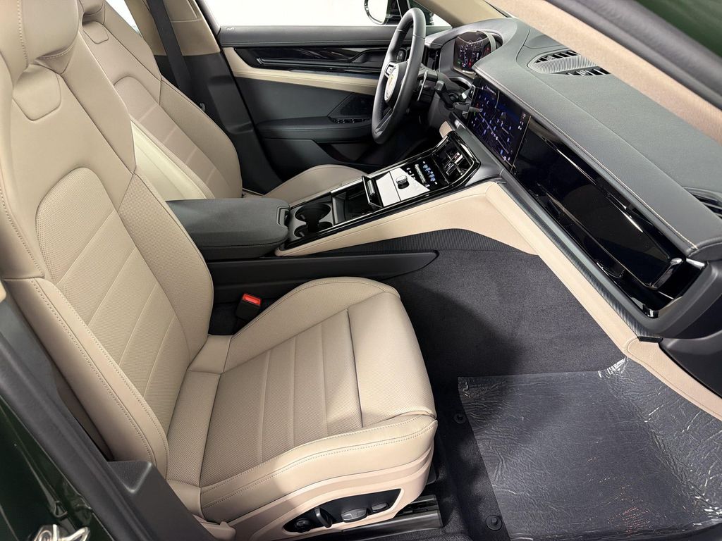 صورة مصغرة 25 لـ 2026 Porsche PANAMERA 4