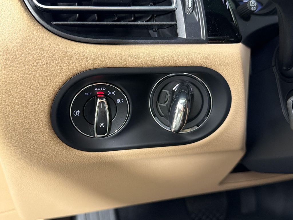 2026 Porsche MACAN — миниатюра 17