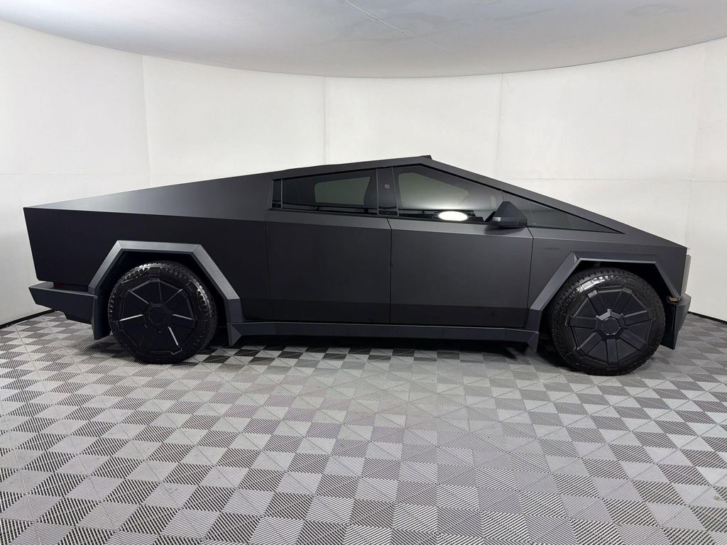 TESLA CYBERTRUCK CYBERBEAST - 9