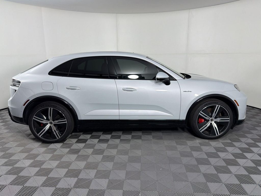 2026 Porsche MACAN MACAN ELECTRIC TURBO — фото 8