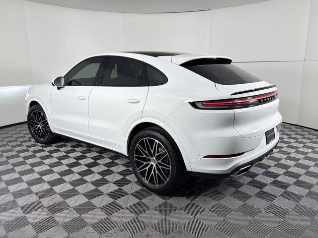 2026 Porsche CAYENNE photo 3