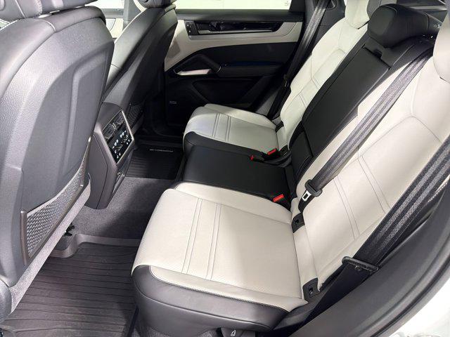 2026 Porsche CAYENNE — миниатюра 15