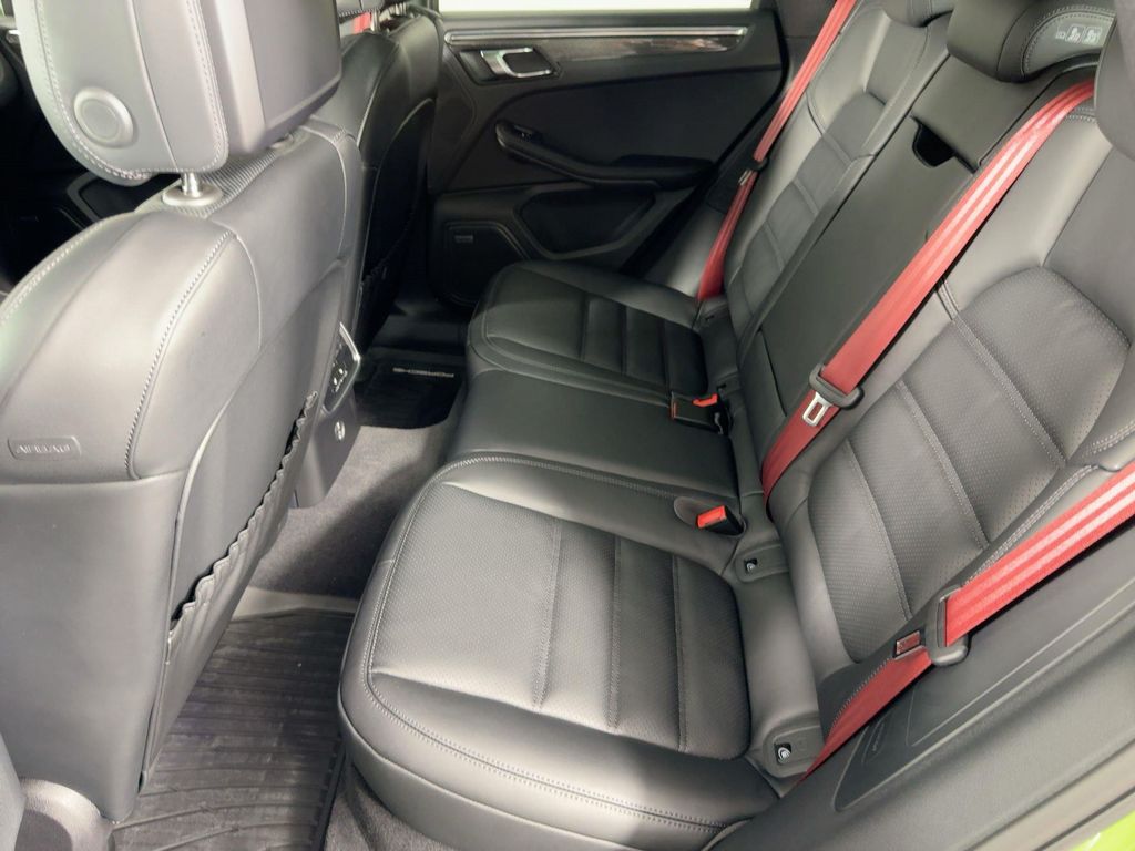 2026 Porsche MACAN MACAN GTS — миниатюра 14