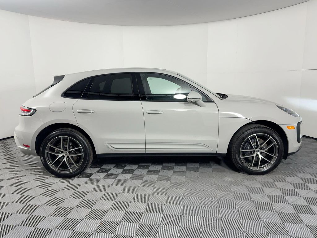 2026 Porsche MACAN — фото 8