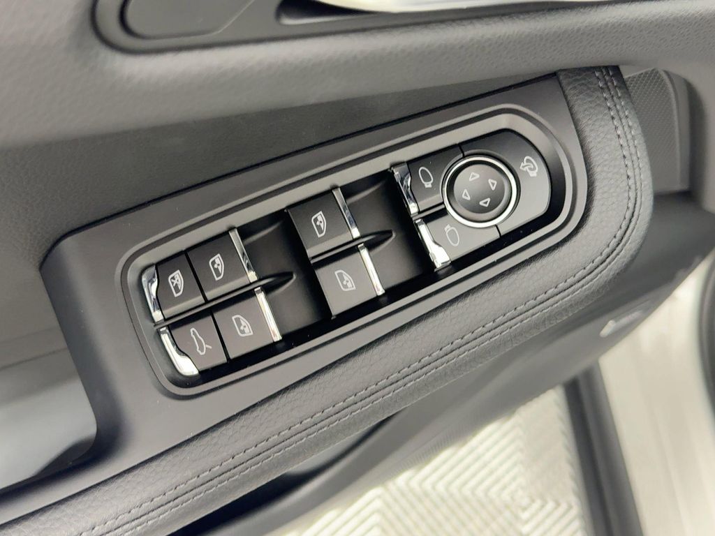صورة مصغرة 13 لـ 2026 Porsche MACAN