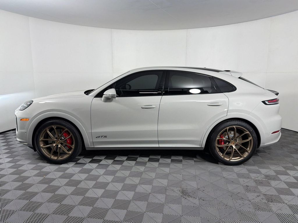 2026 Porsche CAYENNE GTS — фото 2