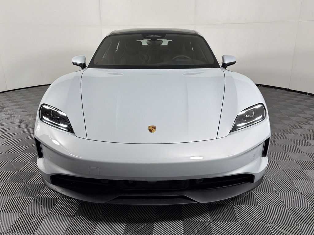 صورة مصغرة 6 لـ 2026 Porsche TAYCAN 4