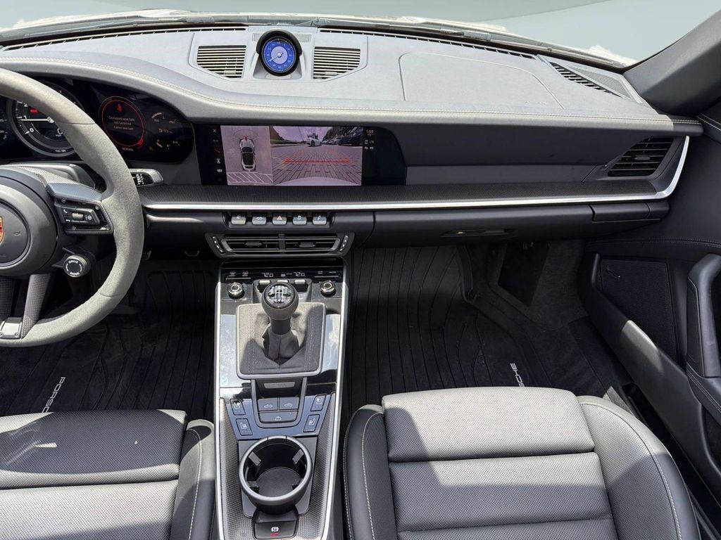 صورة مصغرة 17 لـ 2024 Porsche 911 CARRERA 4S CABRIOLET