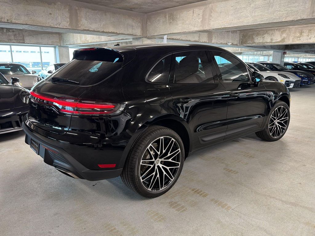 صورة 9 لـ 2026 Porsche MACAN