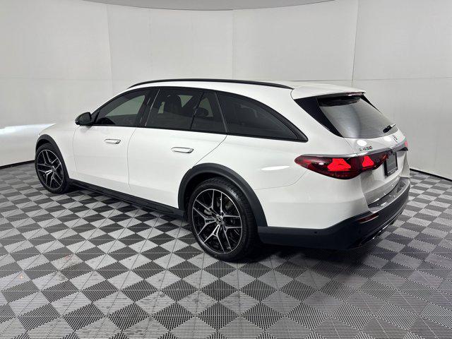 MERCEDES-BENZ E-CLASS - 3