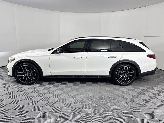 MERCEDES-BENZ E-CLASS - 2