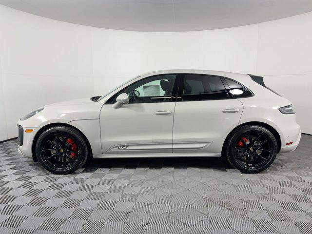 2026 Porsche MACAN MACAN GTS photo 2