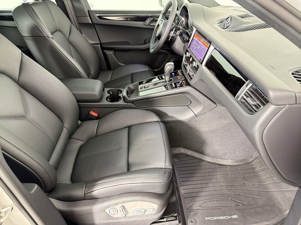 صورة مصغرة 30 لـ 2026 Porsche MACAN