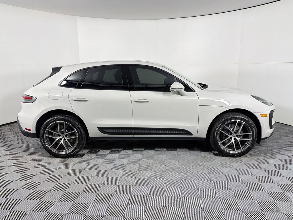 صورة 8 لـ 2026 Porsche MACAN