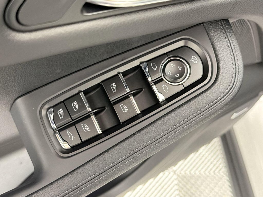 صورة مصغرة 13 لـ 2026 Porsche MACAN