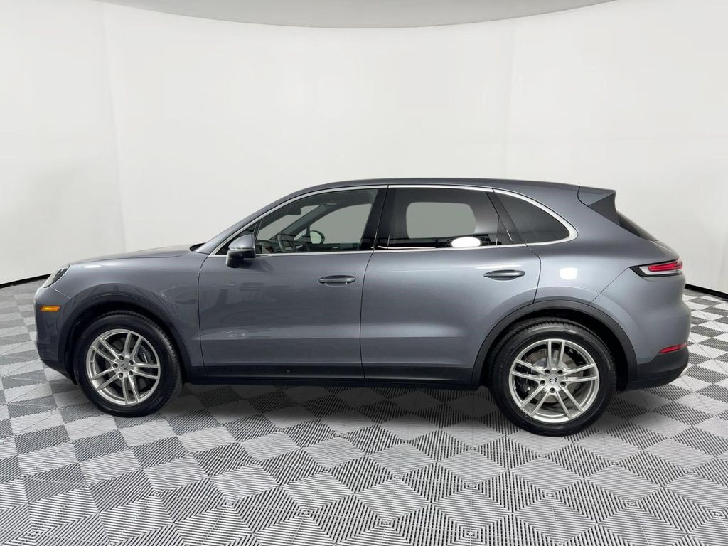 2026 Porsche CAYENNE 照片 2