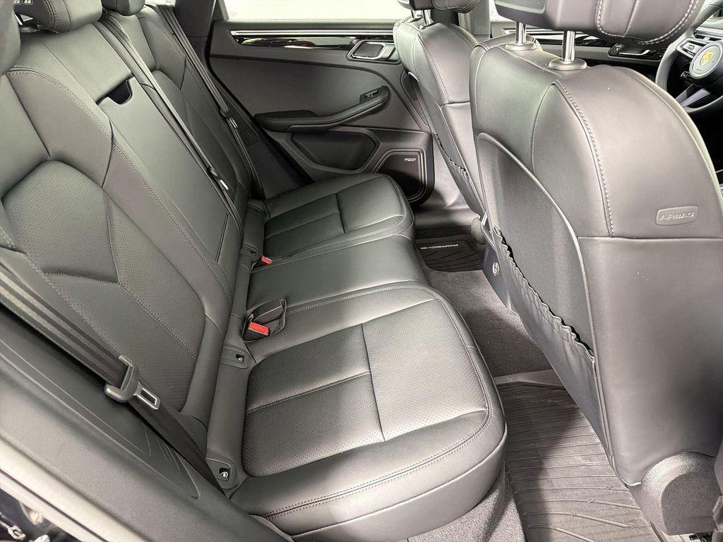 صورة مصغرة 29 لـ 2026 Porsche MACAN