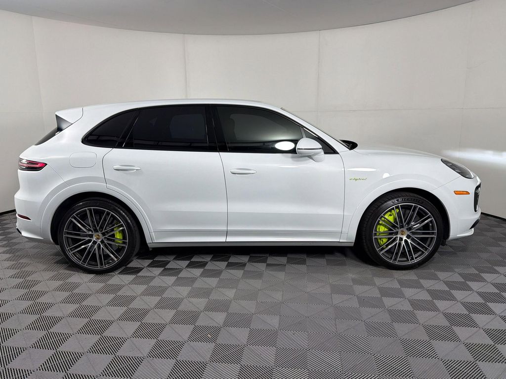 2022 Porsche CAYENNE CAYENNE TURBO S E-HYBRID photo 8