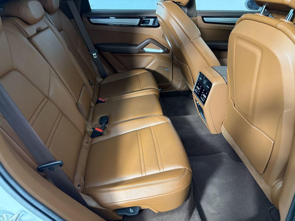 2022 Porsche CAYENNE CAYENNE TURBO S E-HYBRID — миниатюра 29