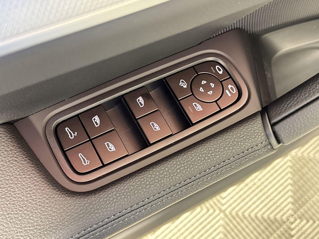 2026 Porsche CAYENNE 缩略图 13