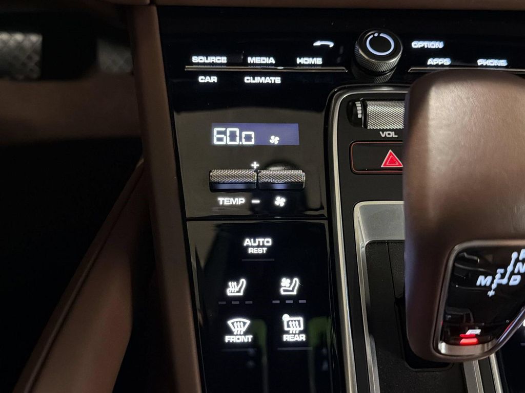 صورة مصغرة 17 لـ 2023 Porsche CAYENNE PLATINUM EDITION