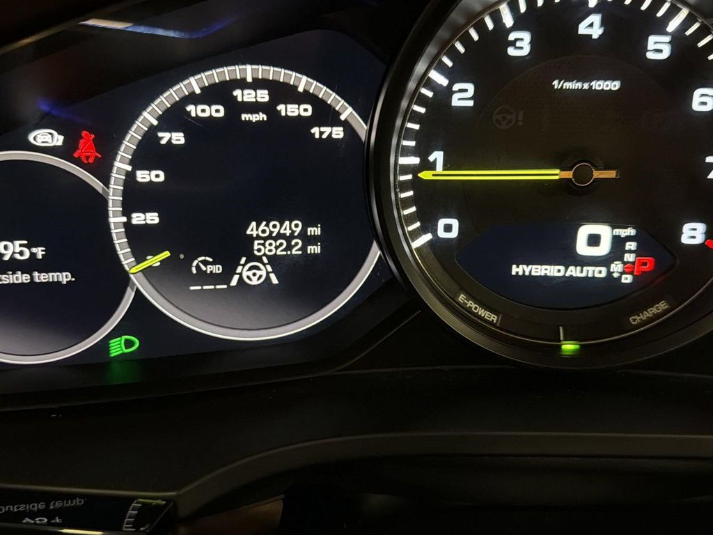 صورة مصغرة 21 لـ 2023 Porsche CAYENNE PLATINUM EDITION