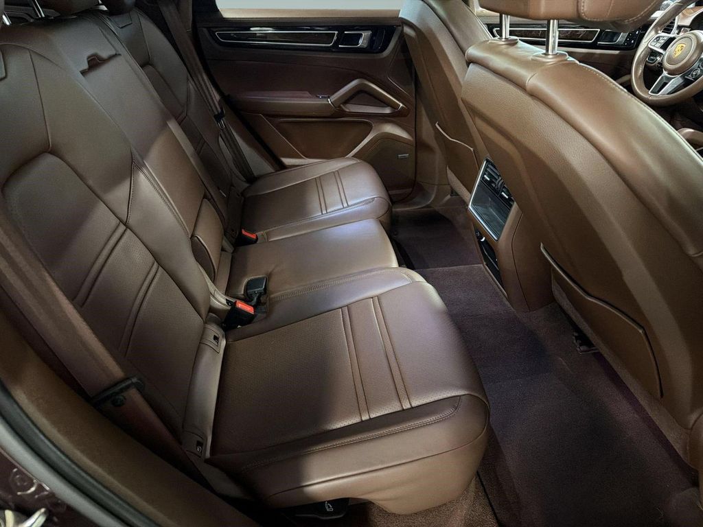 صورة مصغرة 30 لـ 2023 Porsche CAYENNE PLATINUM EDITION