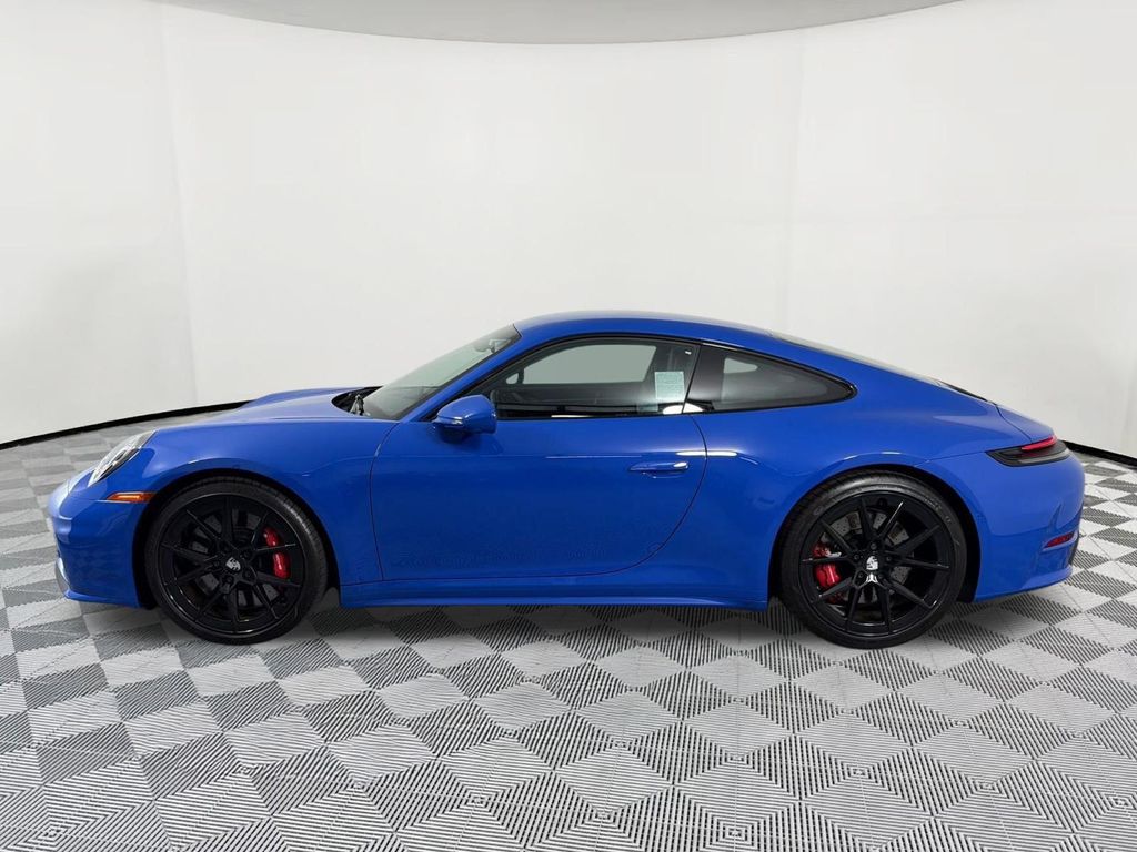 صورة 2 لـ 2025 Porsche 911 911 CARRERA S