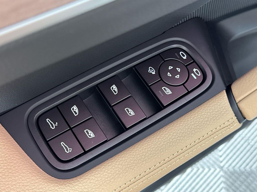2026 Porsche CAYENNE — миниатюра 13