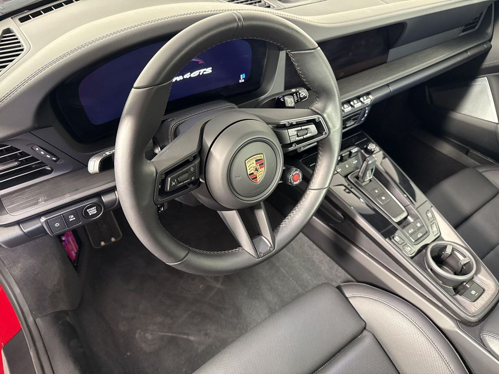2025 Porsche 911 CARRERA GTS — фото 4
