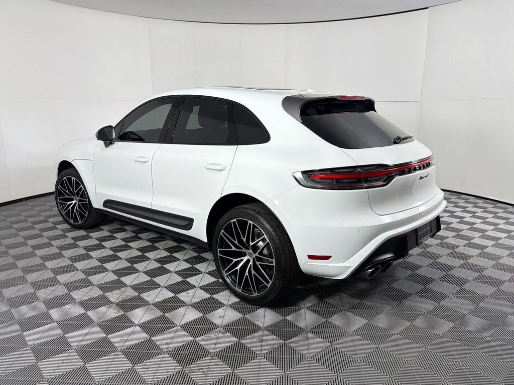 صورة 3 لـ 2026 Porsche MACAN T