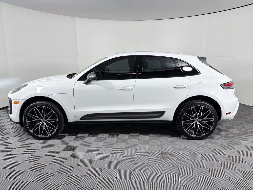 صورة 2 لـ 2026 Porsche MACAN T