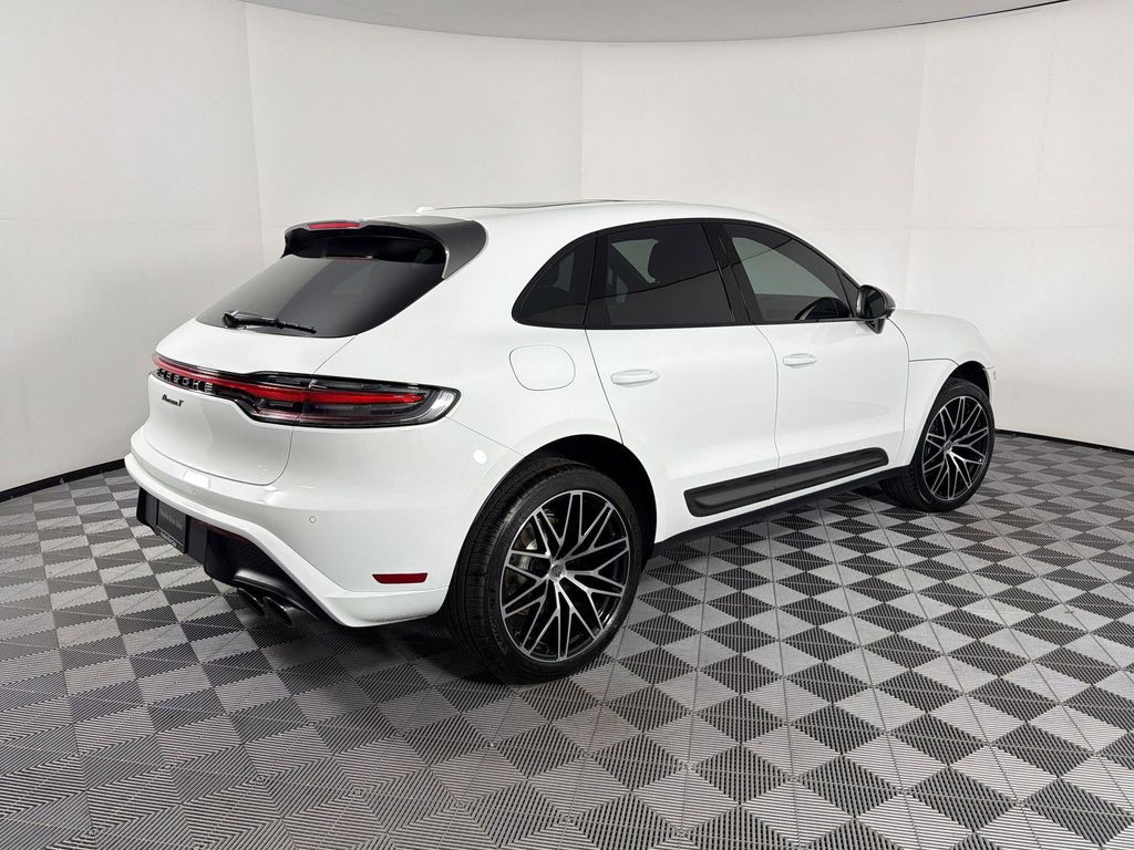 صورة 9 لـ 2026 Porsche MACAN T