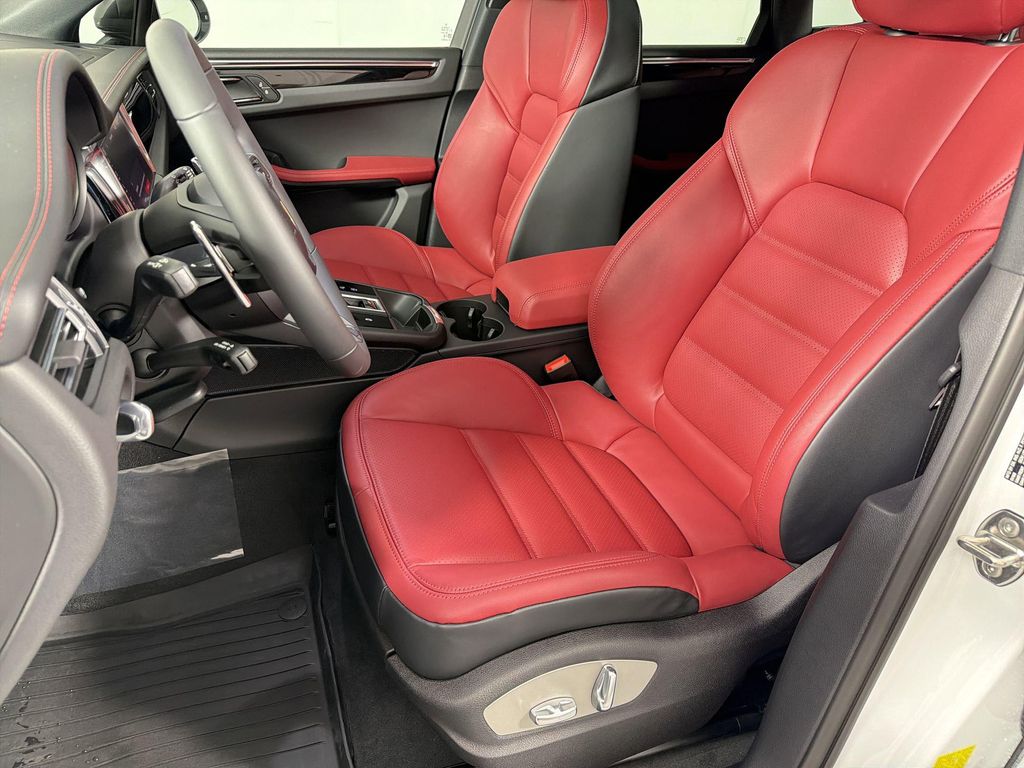 صورة 5 لـ 2026 Porsche MACAN T