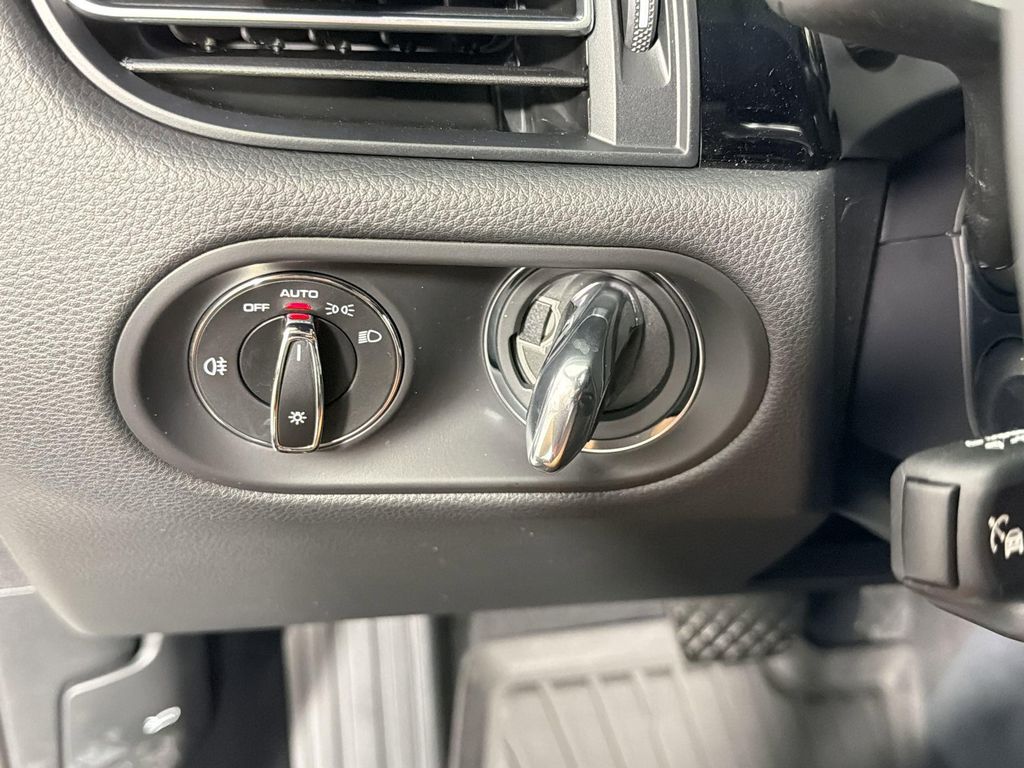 2026 Porsche MACAN T 缩略图 26