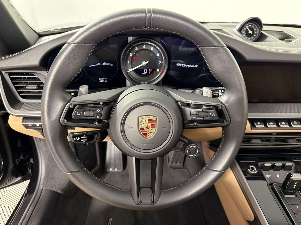 2024 Porsche 911 TARGA 4 — миниатюра 11